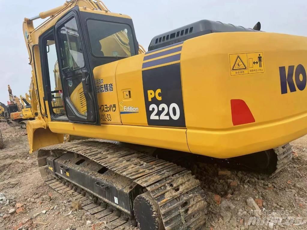 Komatsu pc220-7 حفارات زحافة