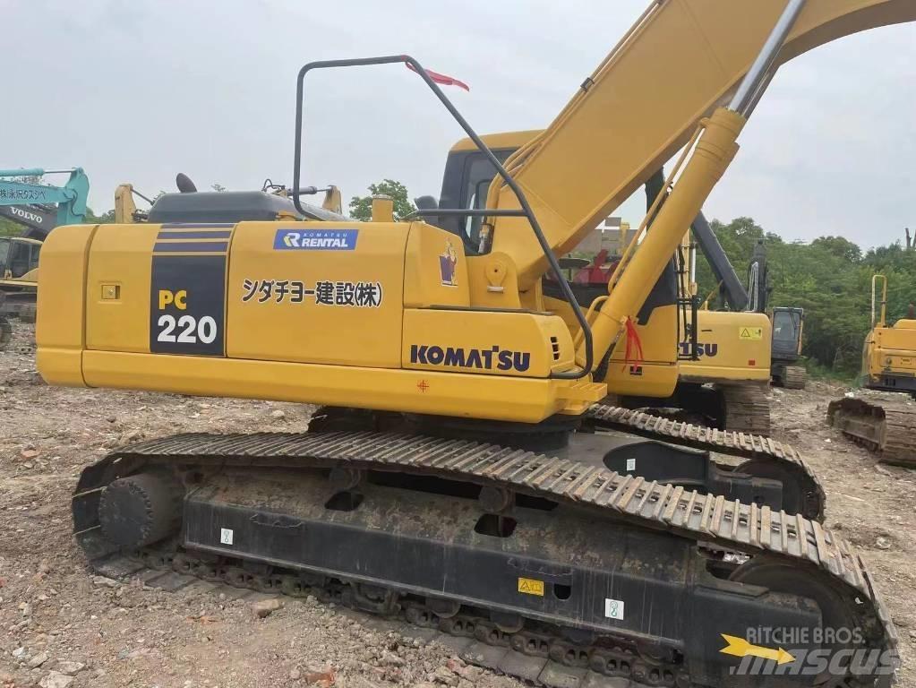 Komatsu pc220-7 حفارات زحافة