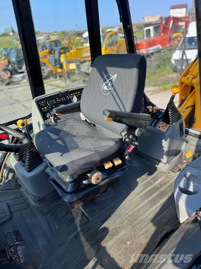 JCB 3CX لوادر ذات جرافات عكسية
