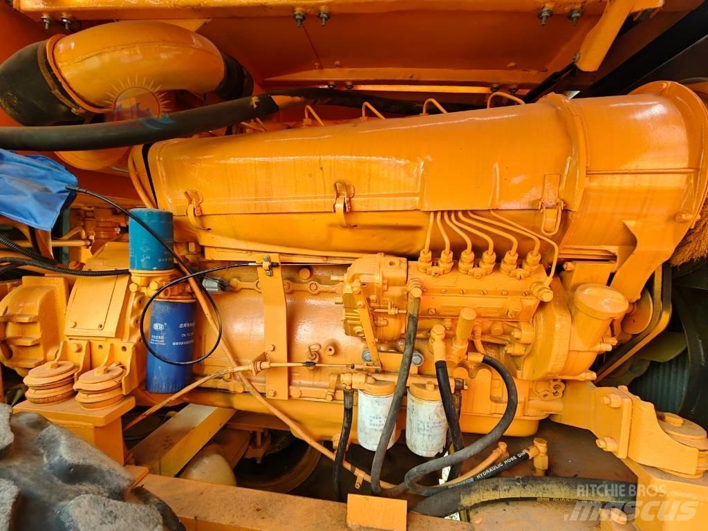Dynapac CA 251 D مداحل أحادية الأسطوانة