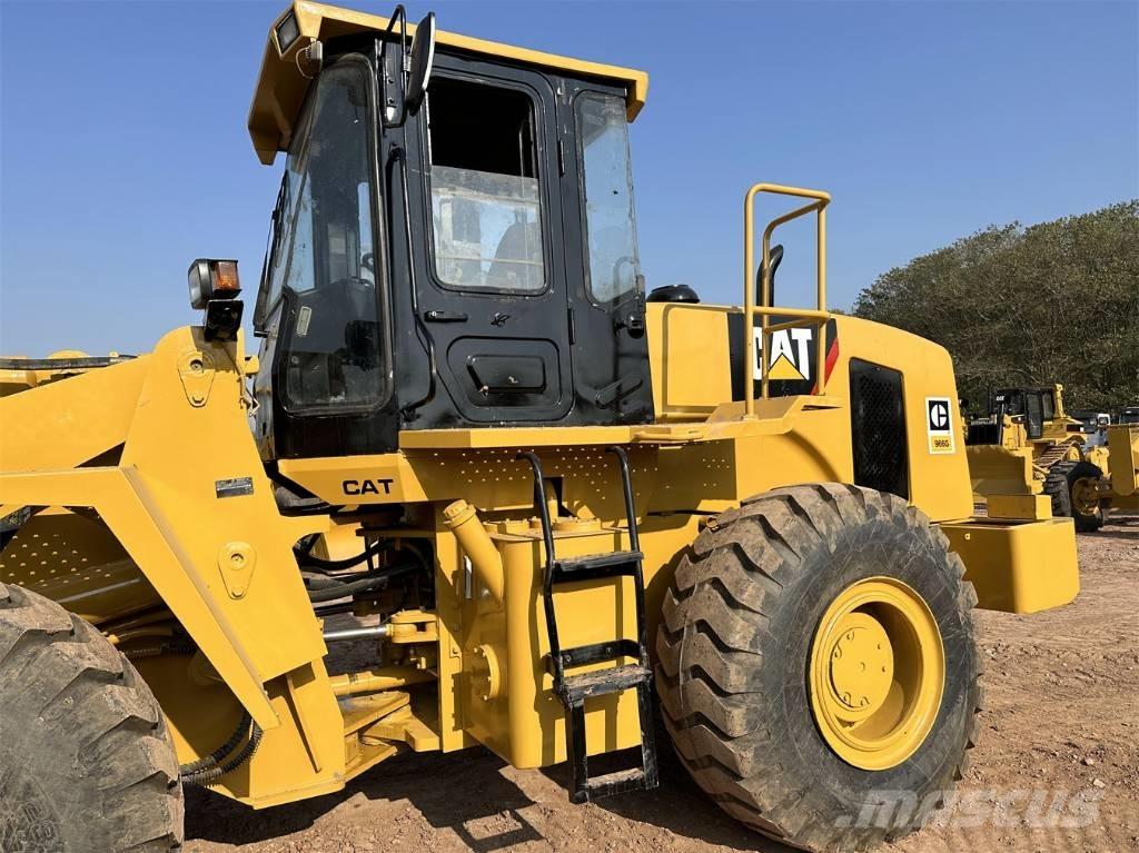 CAT 966G لوادر بعجل