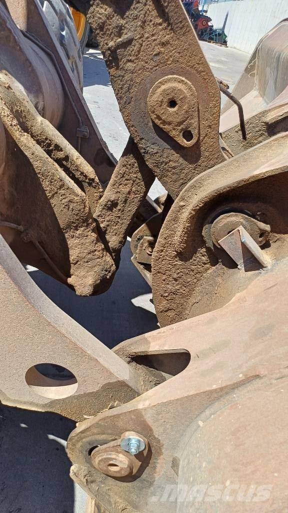 Volvo L 180 H لوادر بعجل