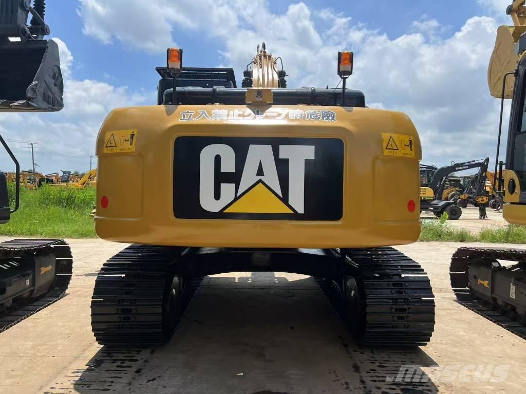 CAT 323 D حفارات زحافة
