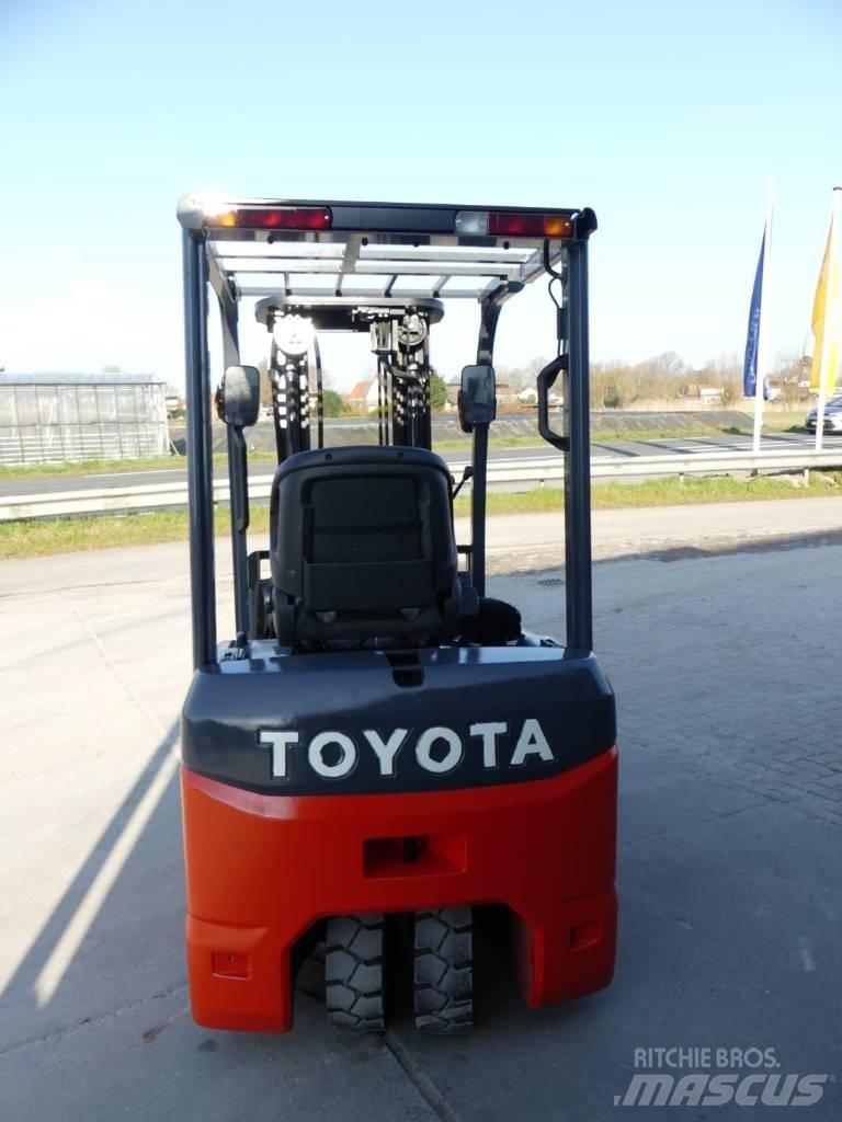 Toyota 8 FBE 18 شاحنات ذات رافعات شوكية تعمل بالكهرباء