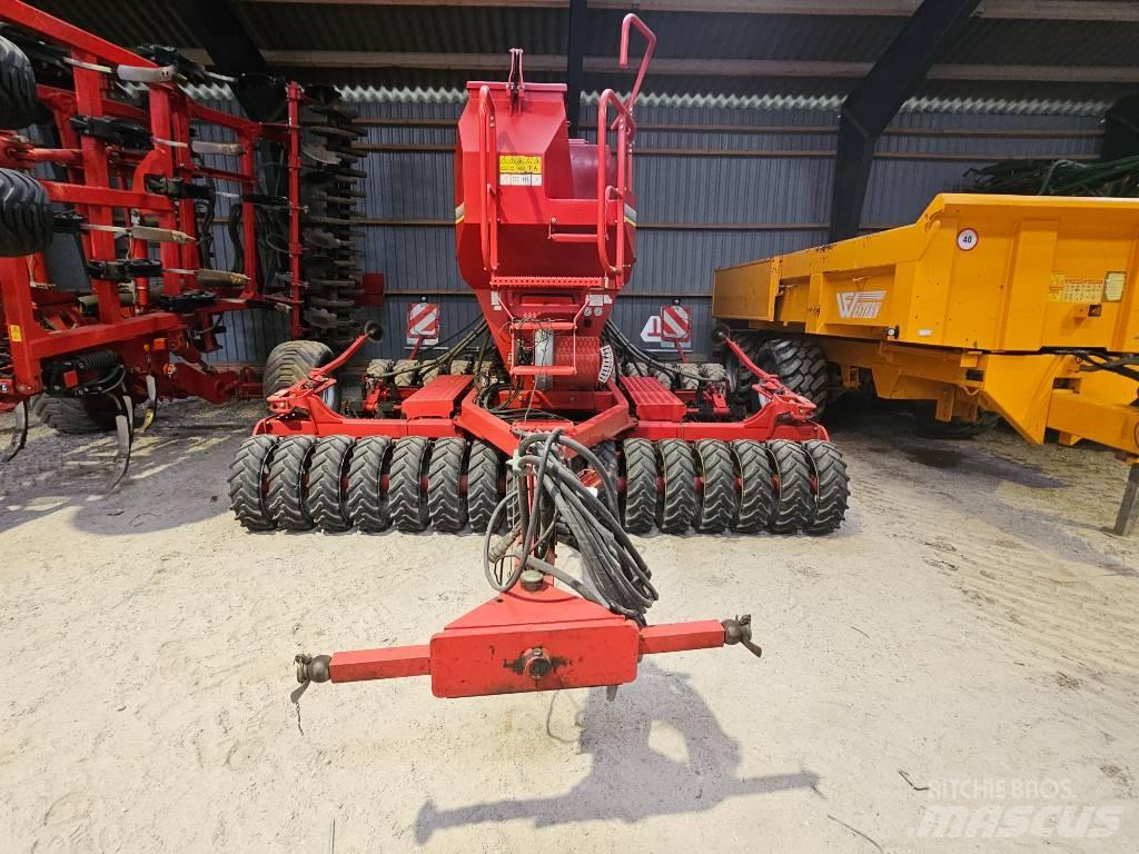 Horsch Pronto 4 DC مثاقيب مدمجة