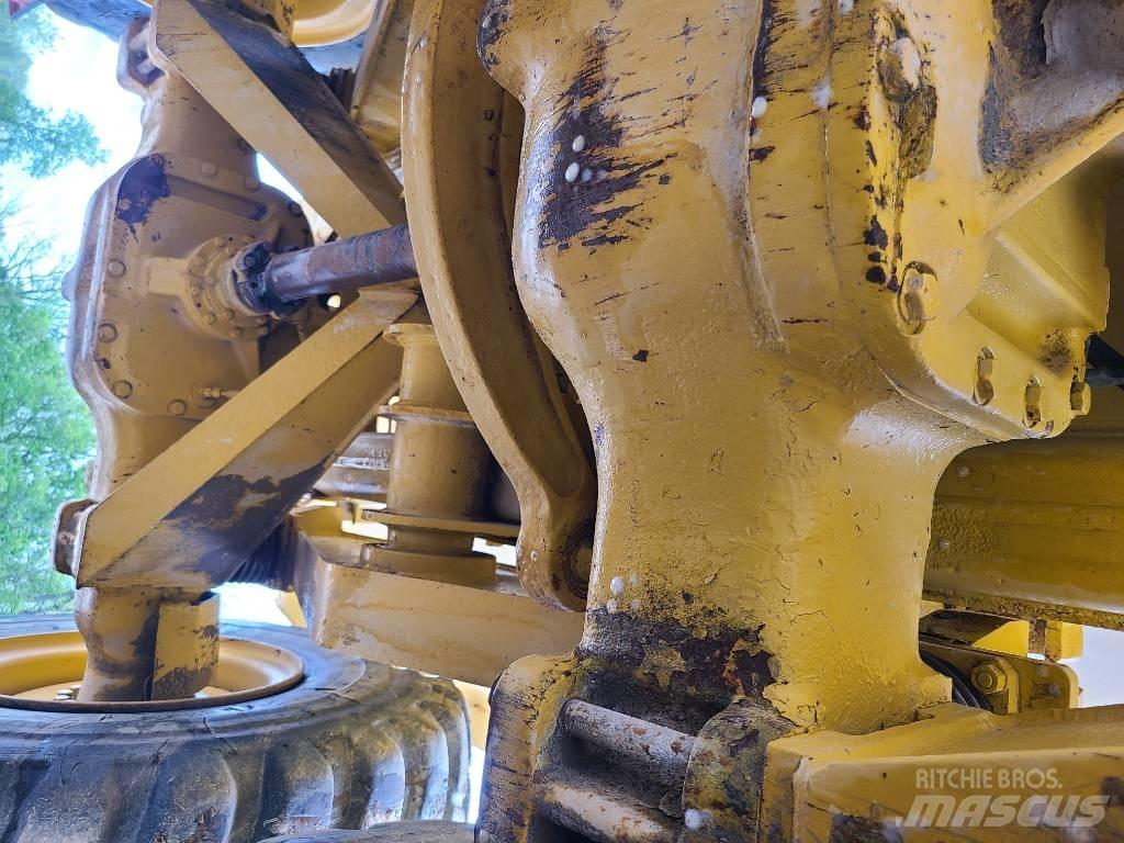 CAT 725 ساحبات مفصلية