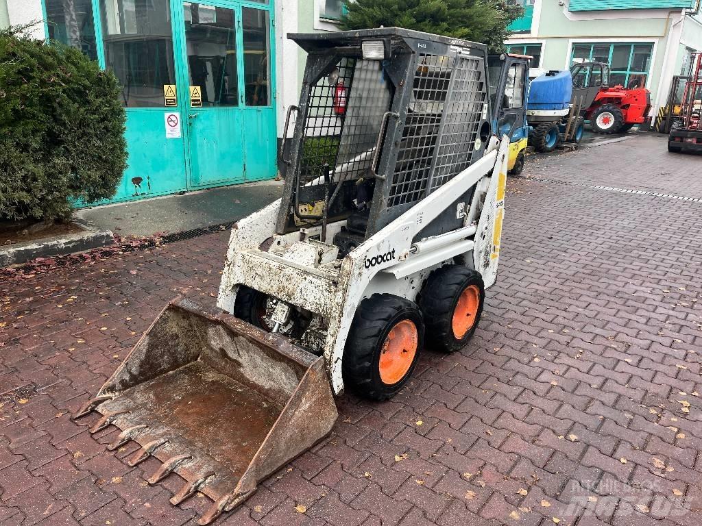Bobcat 443      V-4129 لوادر وحفارات أمامية