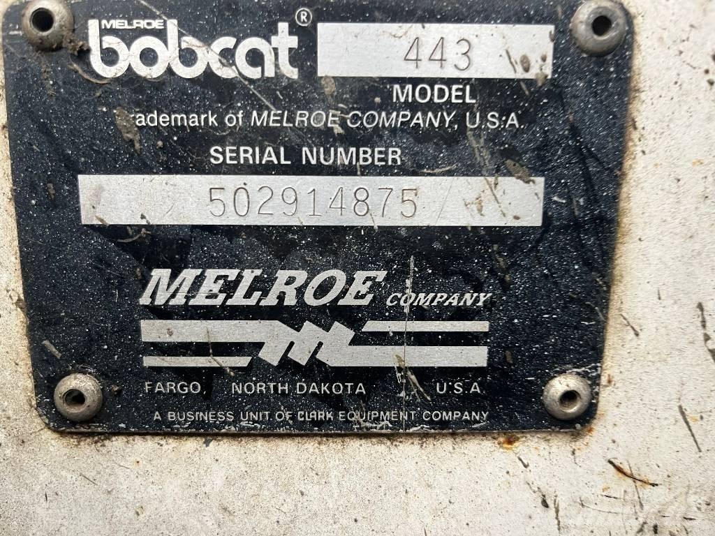 Bobcat 443      V-4129 لوادر وحفارات أمامية