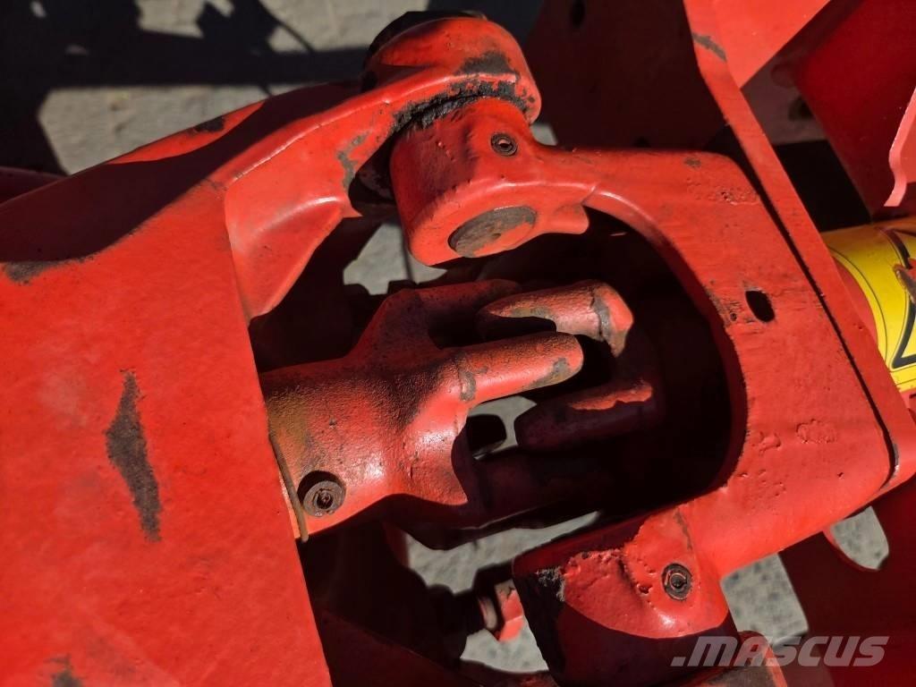 Kuhn GF 7601 MHO مكابس وميبسات التبن
