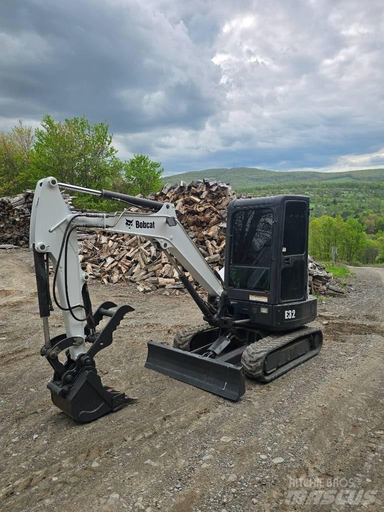 Bobcat E 32 حفارات صغيرة أقل من 7 طن (حفارات صغيرة)