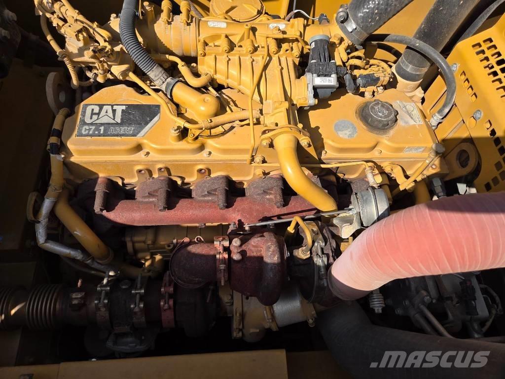 CAT 330FL حفارات زحافة