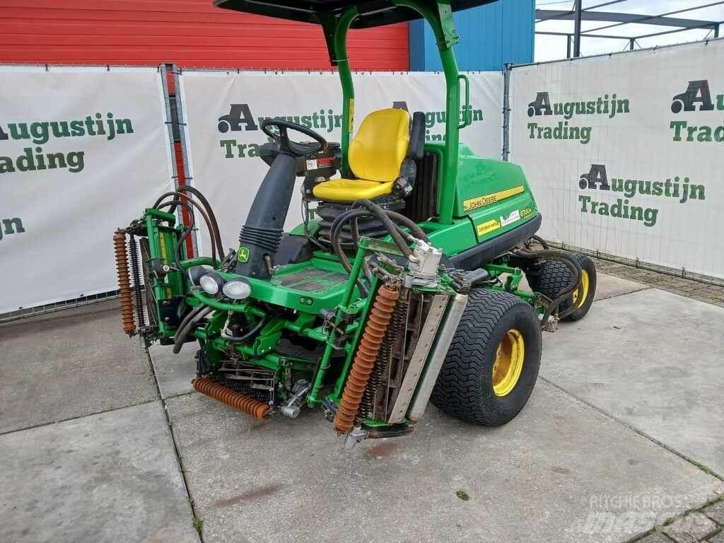 John Deere 8700 A ركوب الحشائش