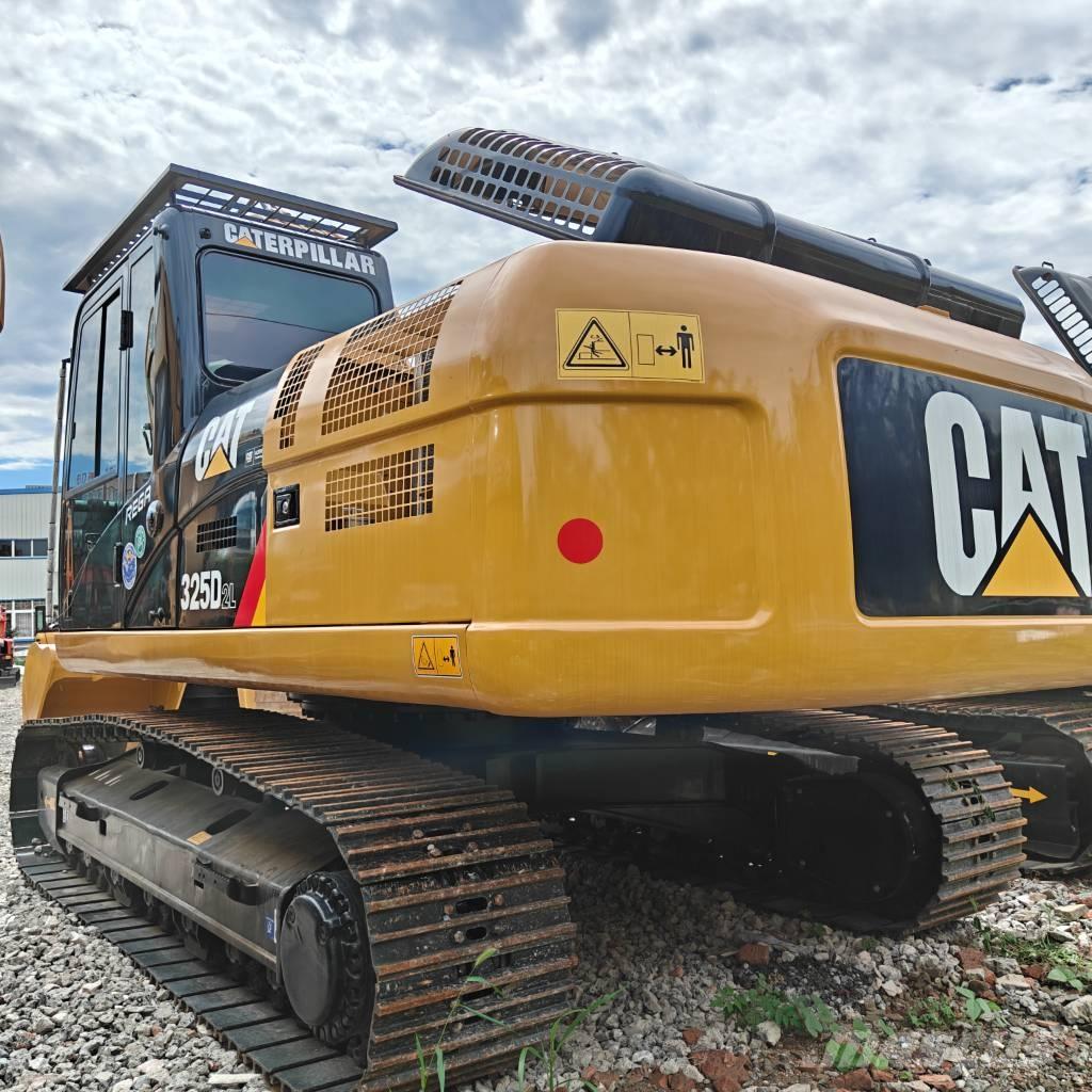 CAT 325 D حفارات زحافة