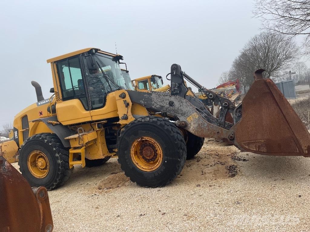 Volvo L 90 G لوادر بعجل