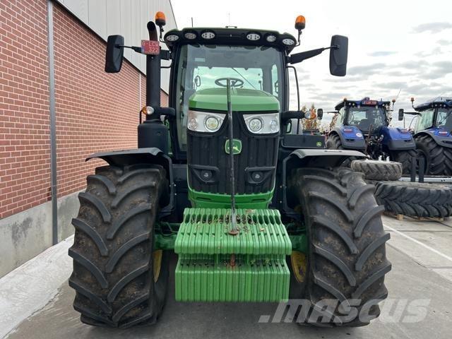 John Deere 6R 215 الجرارات