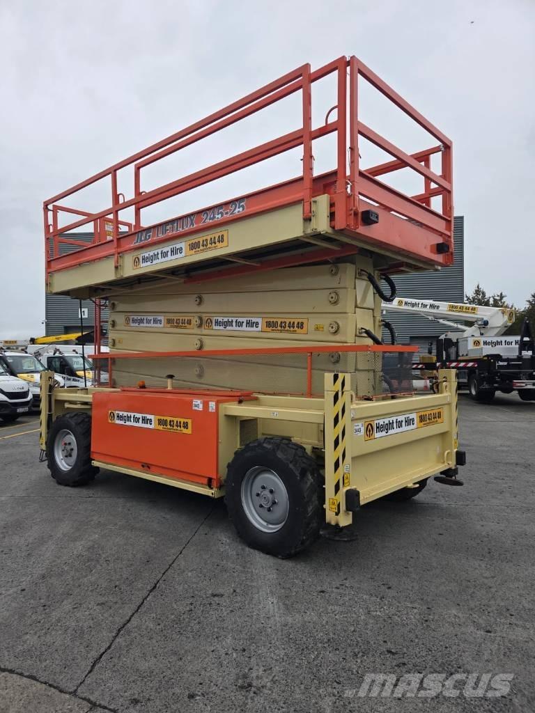 Liftlux 245-25 رافعات مقصية الشكل