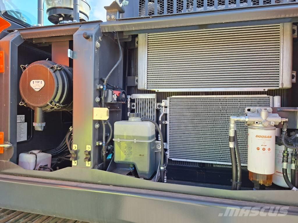 Develon DX225LC-7 حفارات زحافة