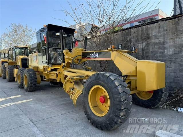 CAT 140 H معدات تمهيد الطرق