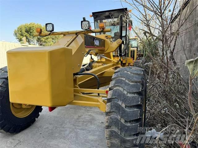 CAT 140 H معدات تمهيد الطرق