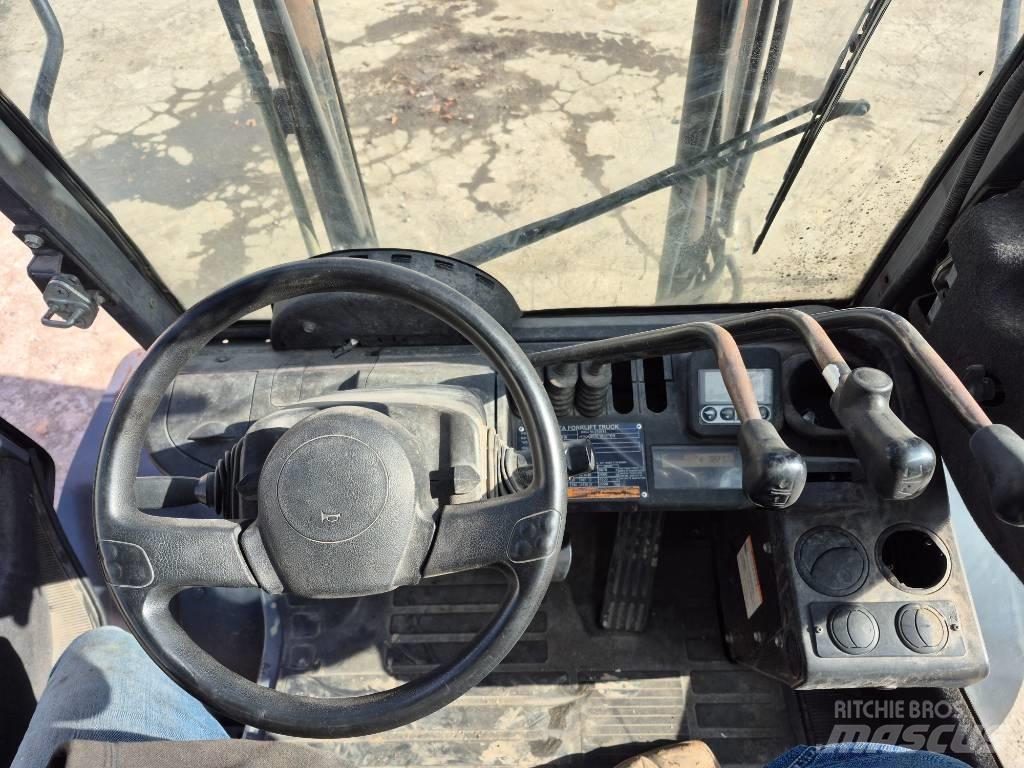 Toyota 8 FGU 30 شاحنات ذات رافعات شوكية - أخرى
