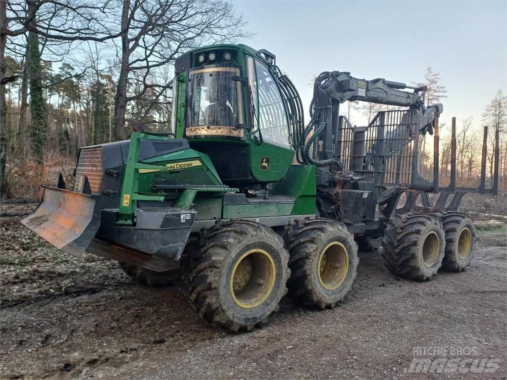 John Deere 1010 G شاحنات