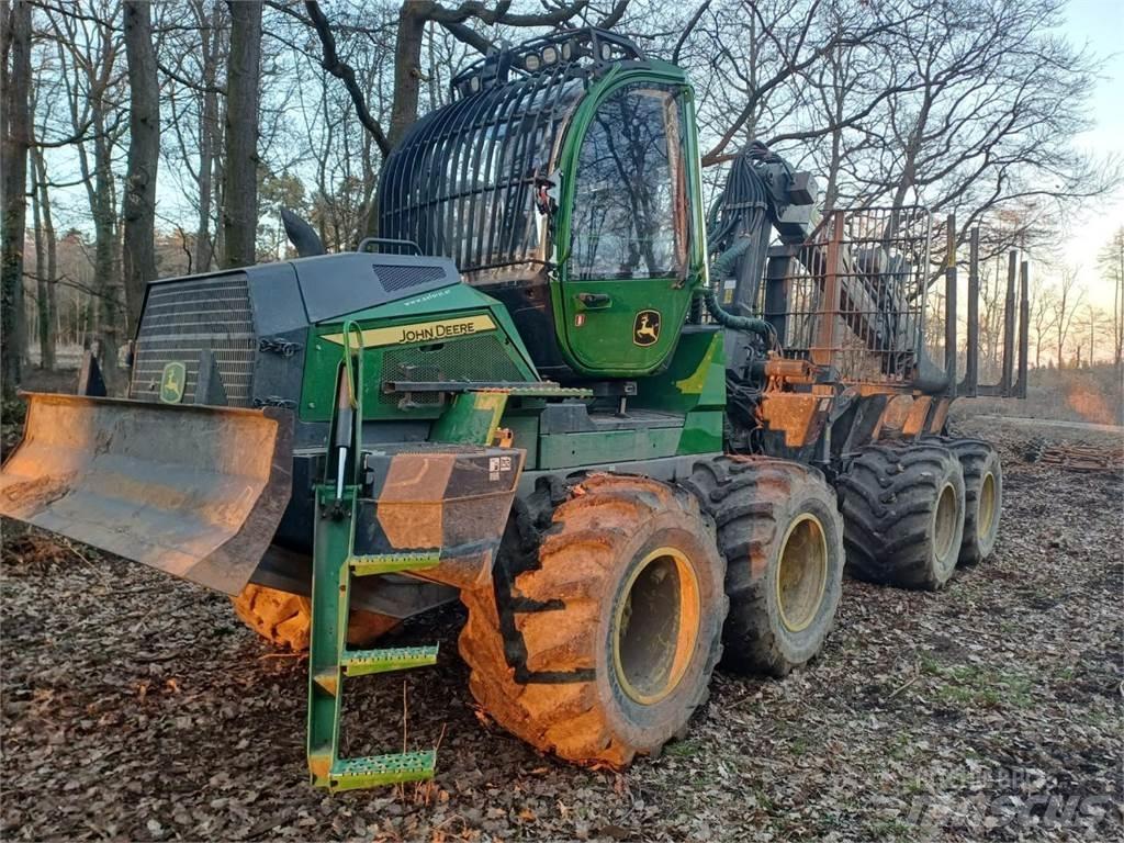 John Deere 1010 G شاحنات