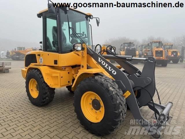 Volvo L 30 G لوادر بعجل