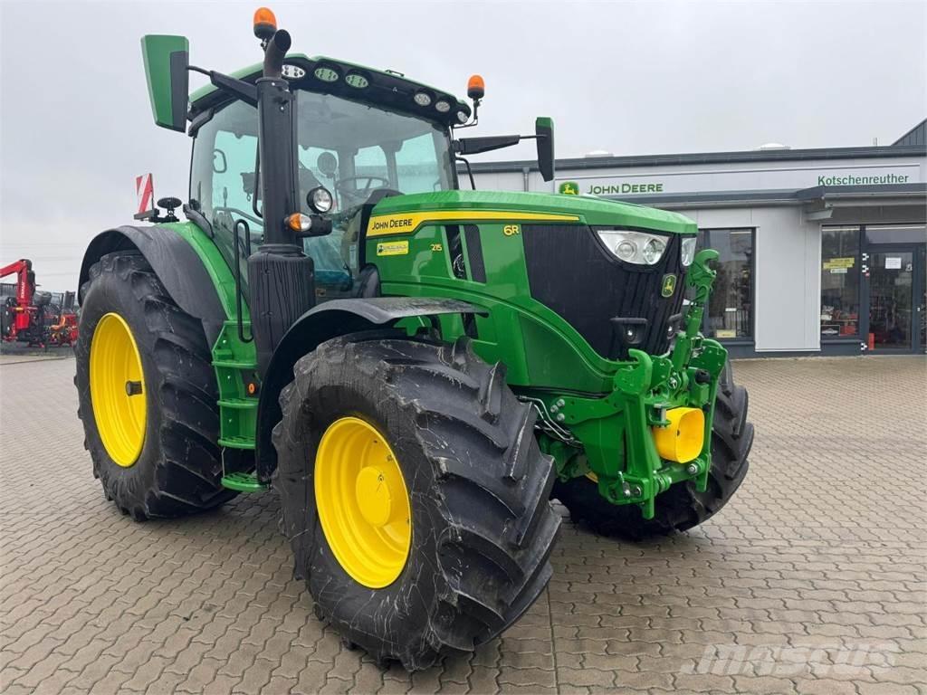 John Deere 6R 215 الجرارات