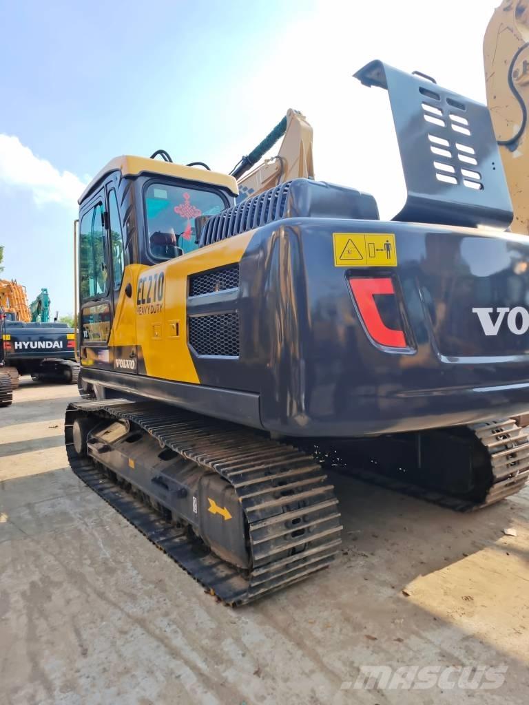 Volvo EC 210 D حفارات زحافة