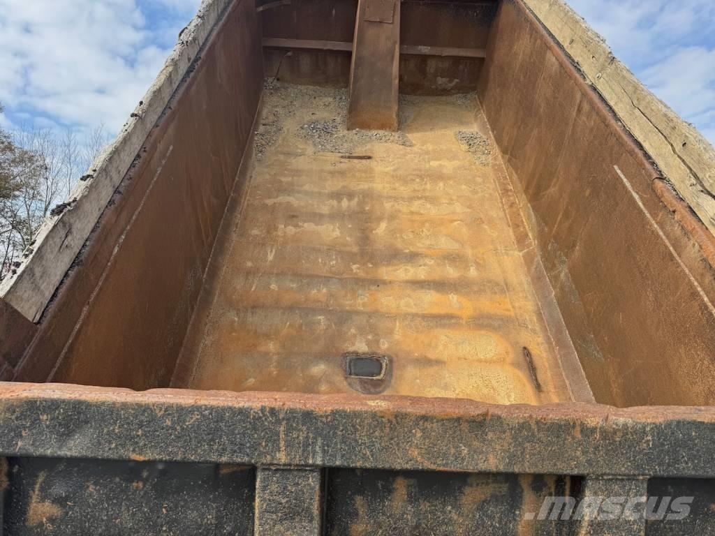 Mack RD 688 S شاحنات قلابة