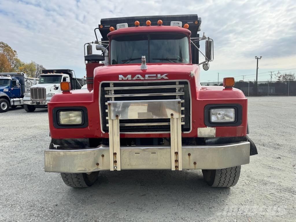 Mack RD 688 S شاحنات قلابة