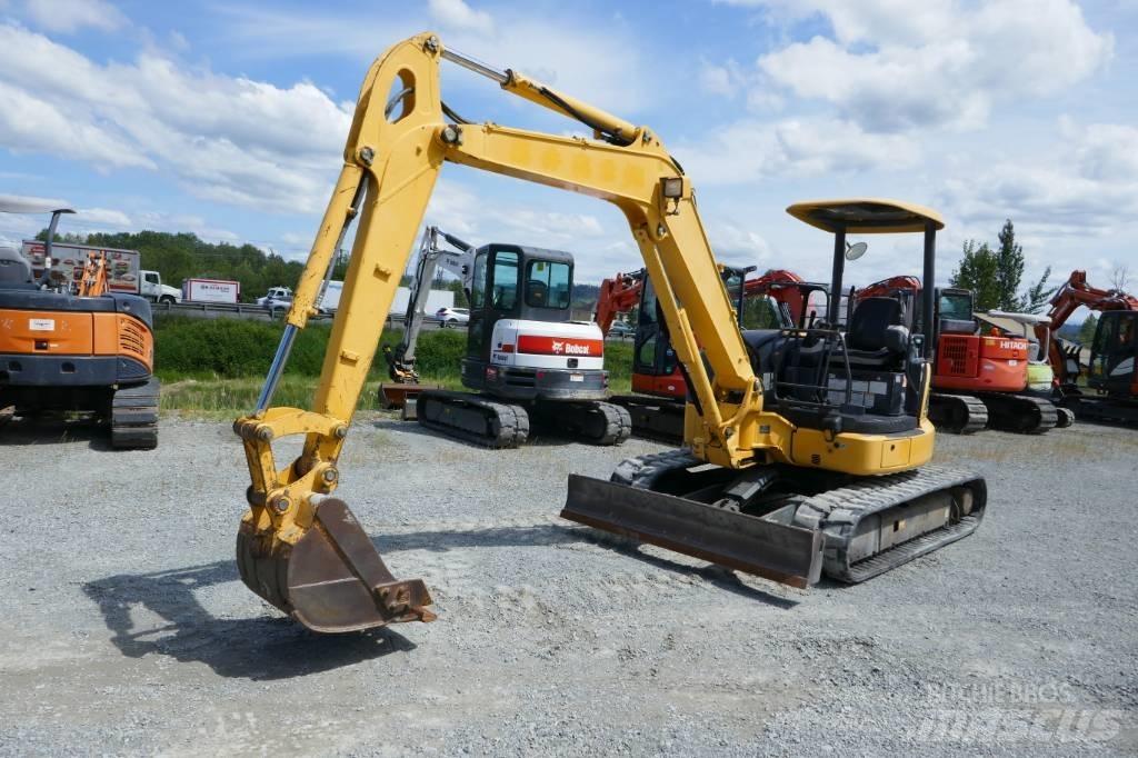 Komatsu PC 55 MR-3 حفارات صغيرة أقل من 7 طن (حفارات صغيرة)