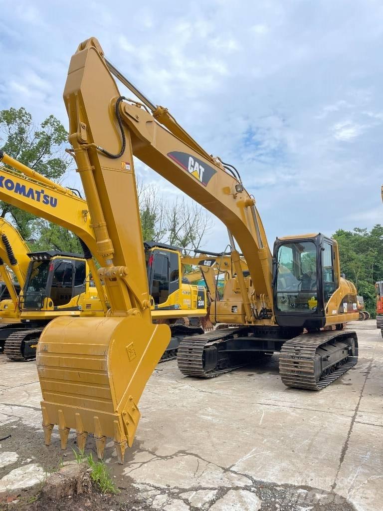CAT 320 C L حفارات زحافة