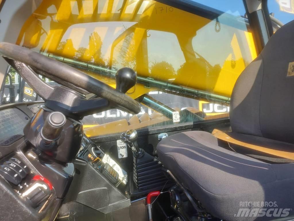 JCB 535-125 مناولات متداخلة