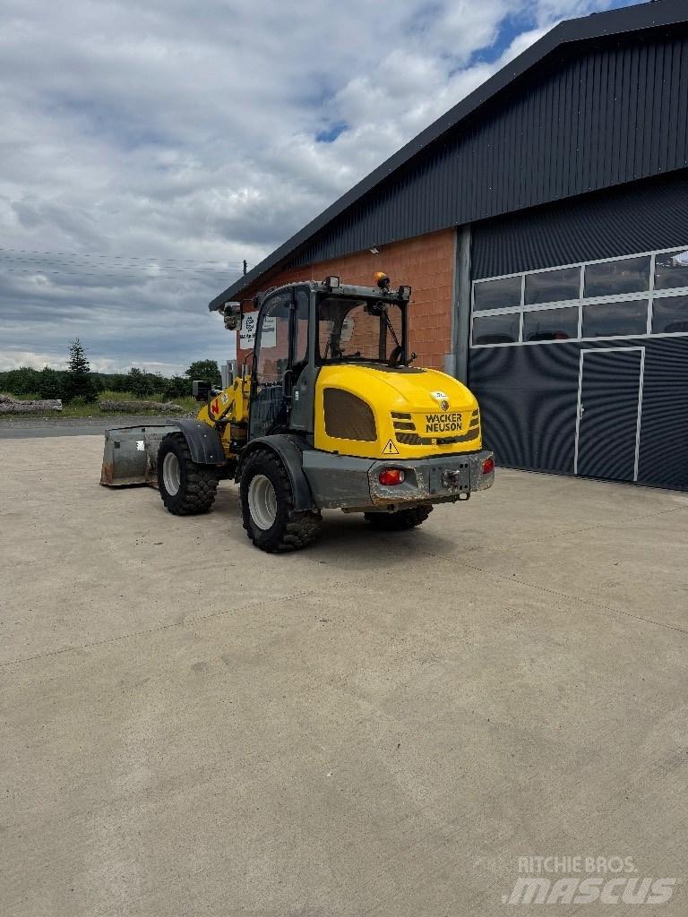 Wacker Neuson WL 44 لوادر بعجل