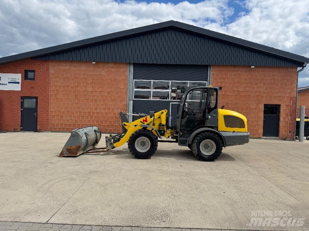 Wacker Neuson WL 44 لوادر بعجل