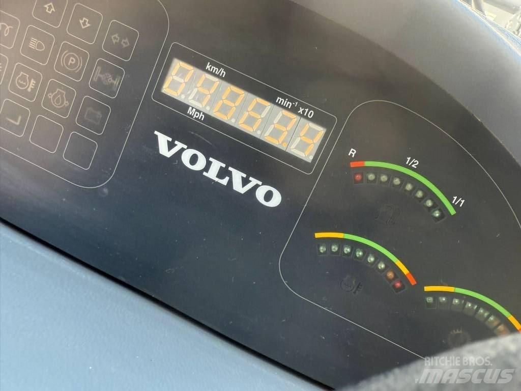 Volvo L 30 B, L30 لوادر بعجل