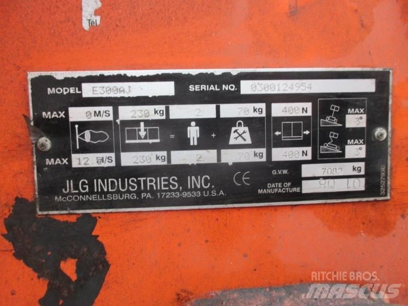 JLG E 300 AJ رافعات سلة مفصلية