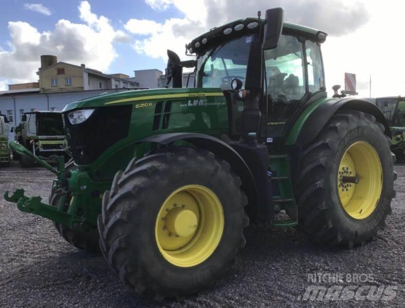 John Deere 6250 R الجرارات