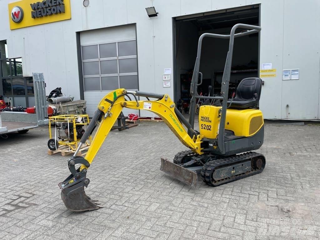 Wacker Neuson 803 حفارات زحافة