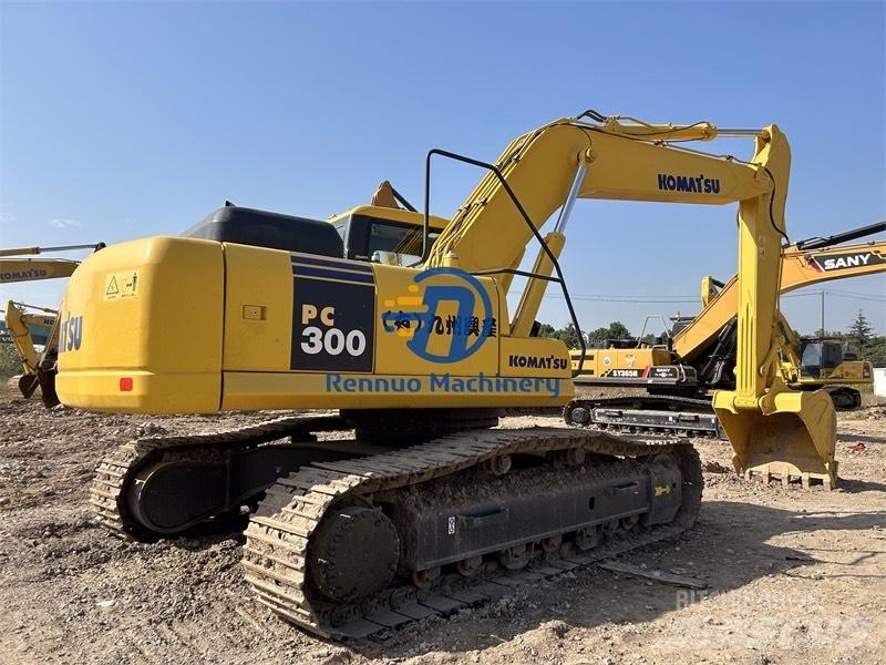 Komatsu PC 300 حفارات زحافة