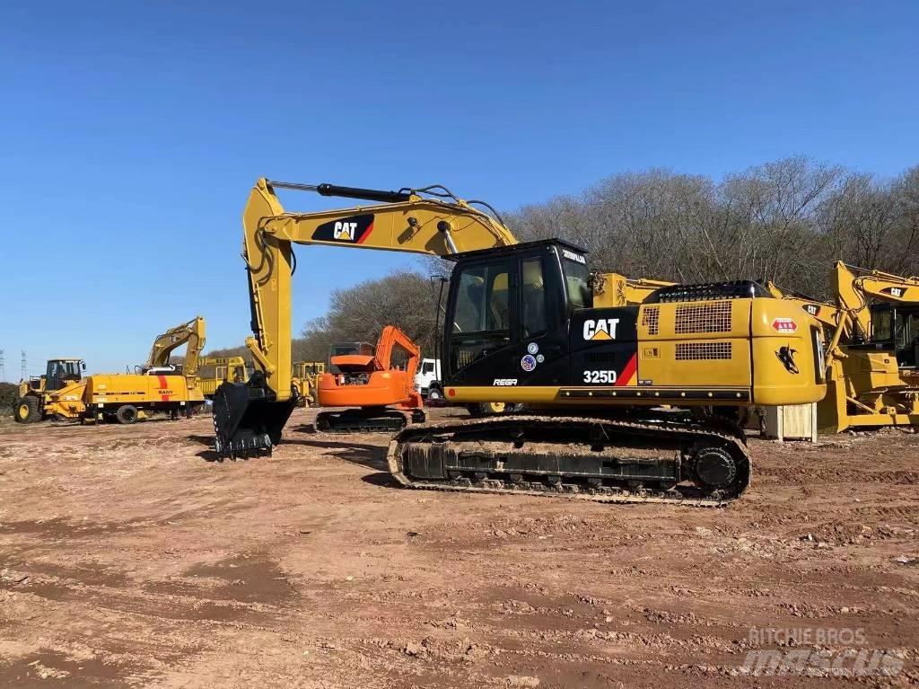 CAT 325 D L حفارات زحافة