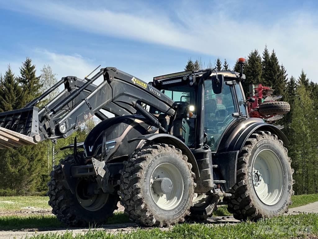 Valtra T 255 Versu الجرارات