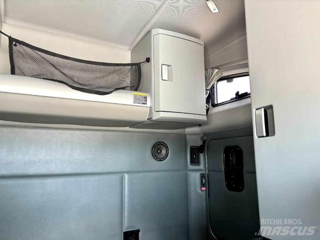 Kenworth T 880 وحدات الجر