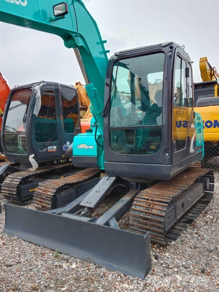 Kobelco SK 75 حفارات وسط 7 طن - 12 طن