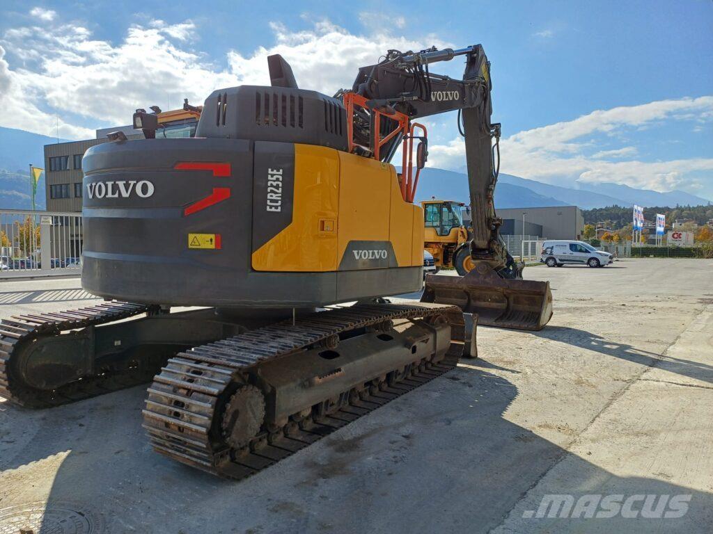 Volvo ECR235EL حفارات زحافة