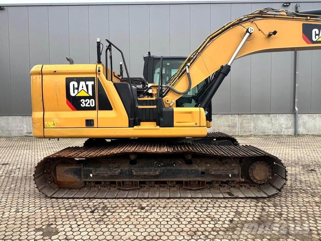 CAT 320-07 حفارات زحافة