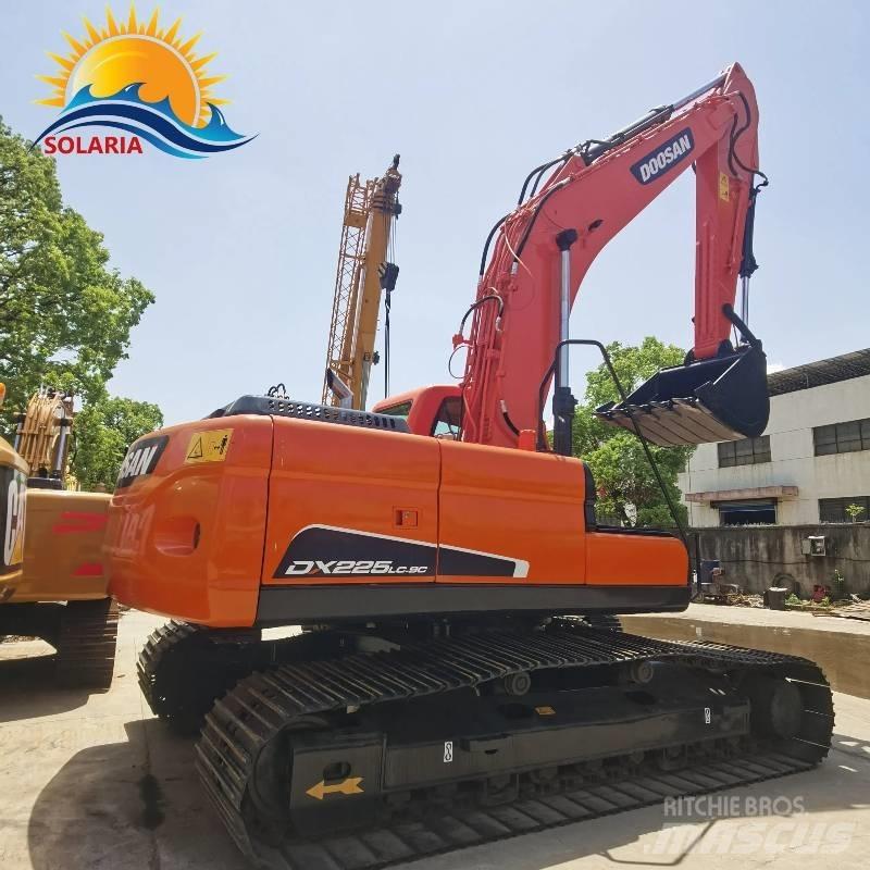 Doosan dx225lc-9c حفارات زحافة