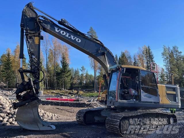 Volvo EC 220 E حفارات زحافة
