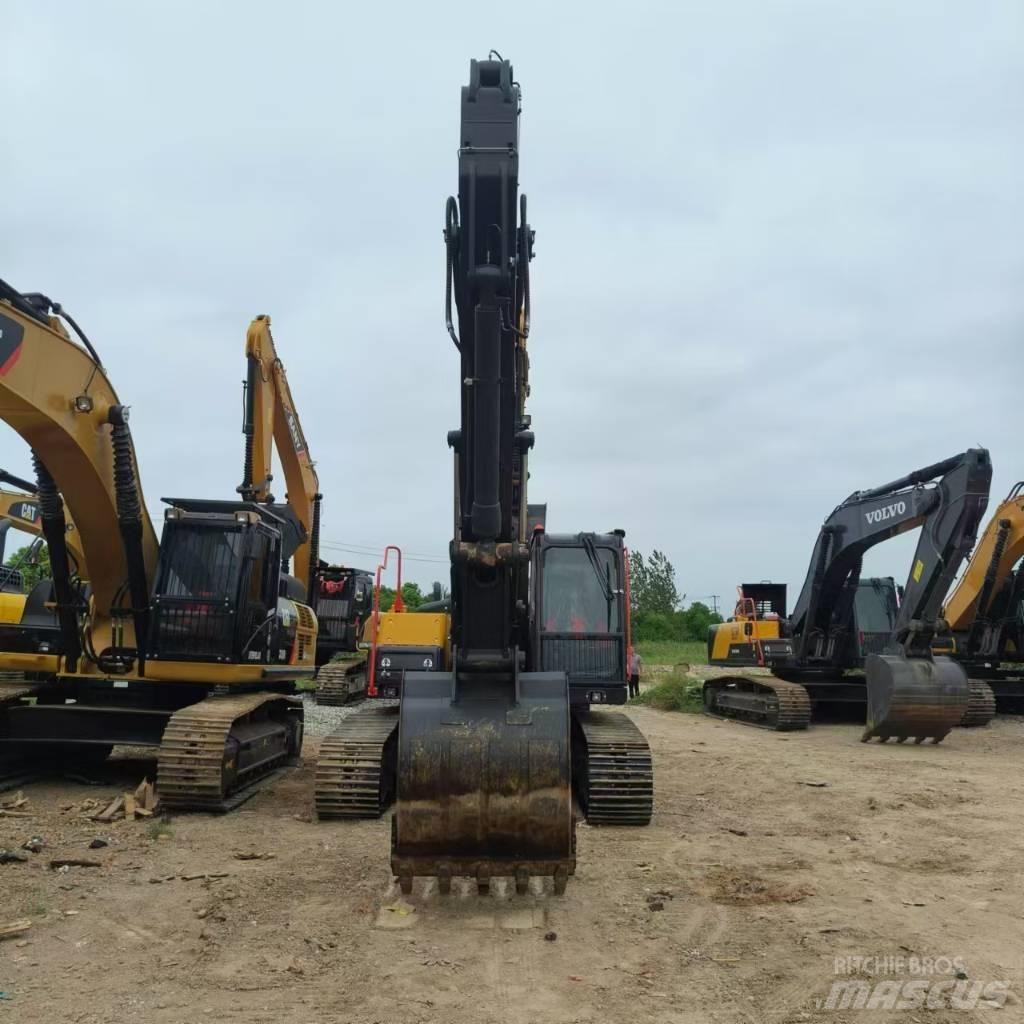 Volvo EC 240 حفارات زحافة